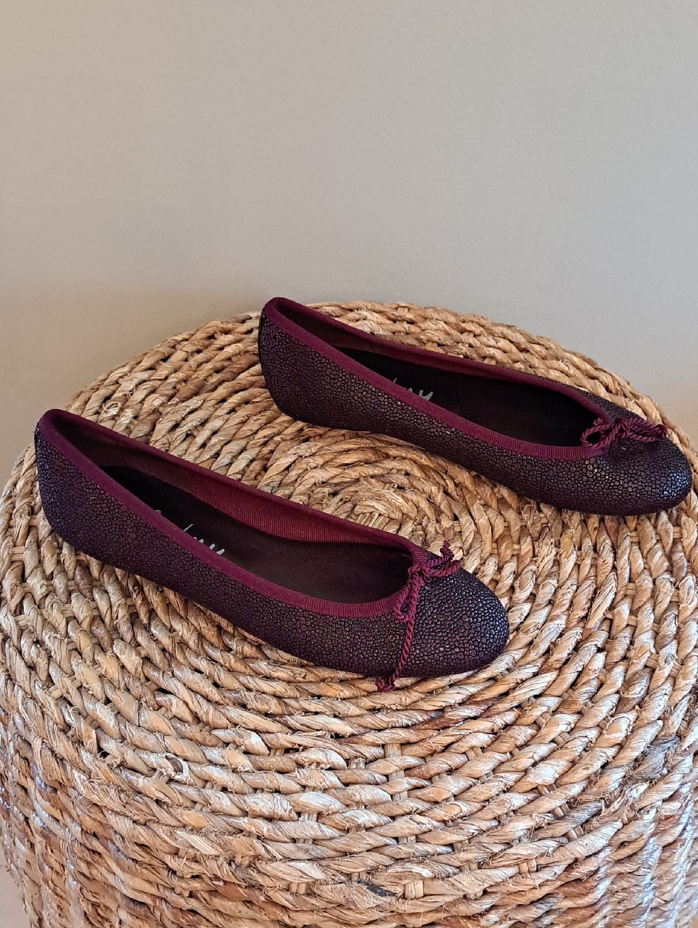 NWOT French Sole fs/ny Womens Jetty Burgundy Stingray Print Ballet Flats 6